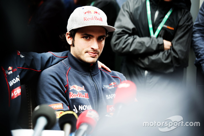 红牛二队横扫雷诺车队，塞恩斯刷新纪录