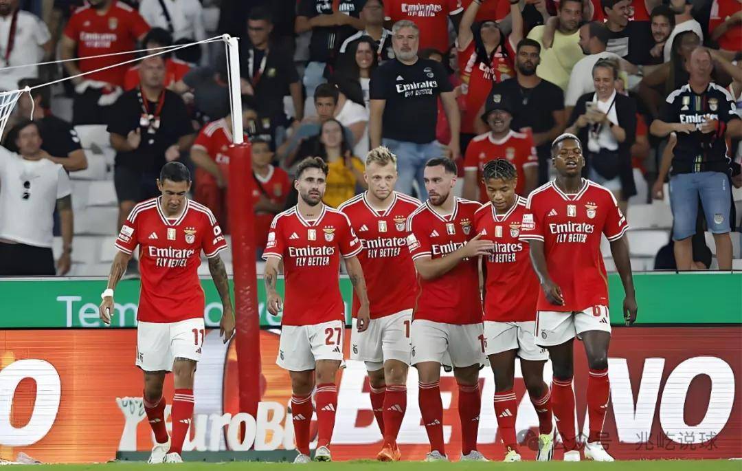 莱比锡红牛碾压英格兰，梅西惊艳四座