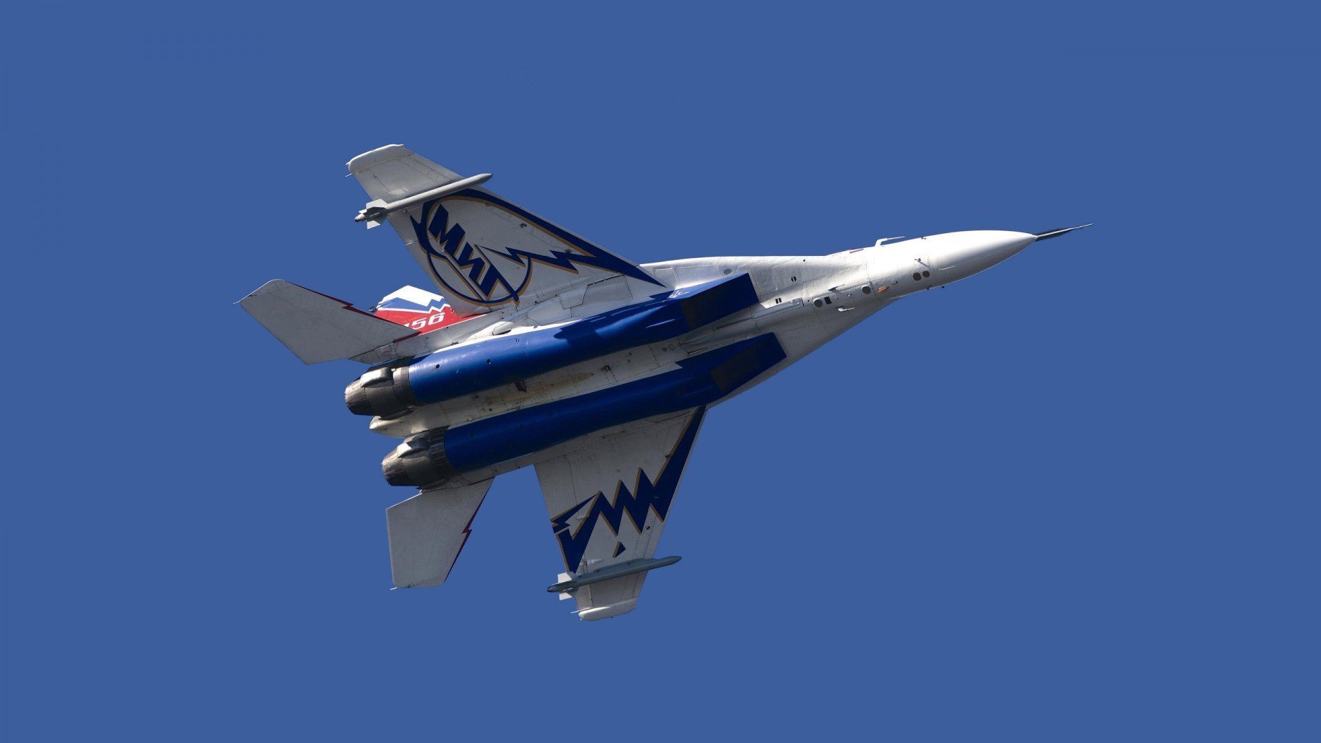 波斯铁骑淘汰罗马城,亚平宁之火在德甲重燃,足球命运的双向叙事